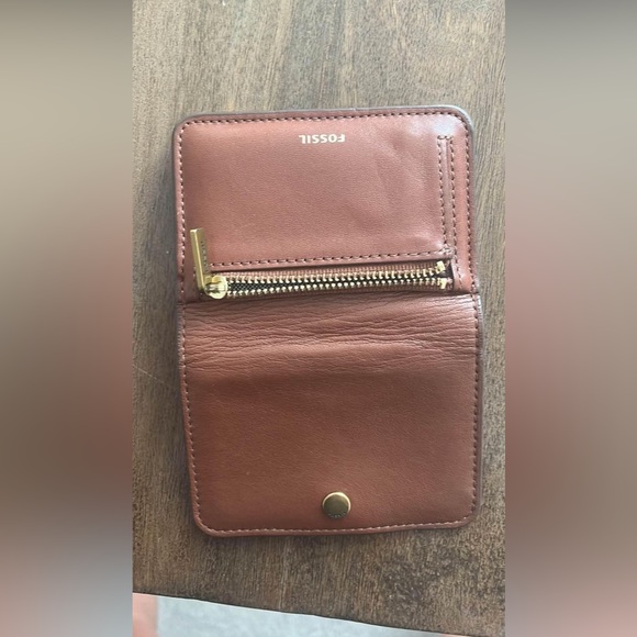 Fossil Leather Wallet - Picture 3 of 4